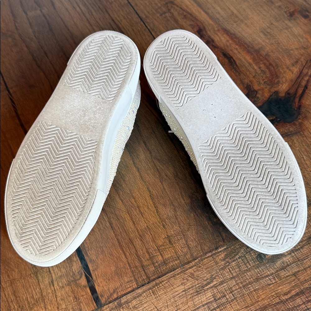 Women's Betsy JohnsonCream Sneakers with iridescent pearl detailing - Picture 6 of 7
